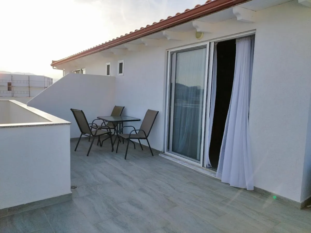 Iris Apartments Ksamil Albania