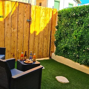 https://chambre-miroir-marseille-t2-jardin-priv.fr-provencehotel.com