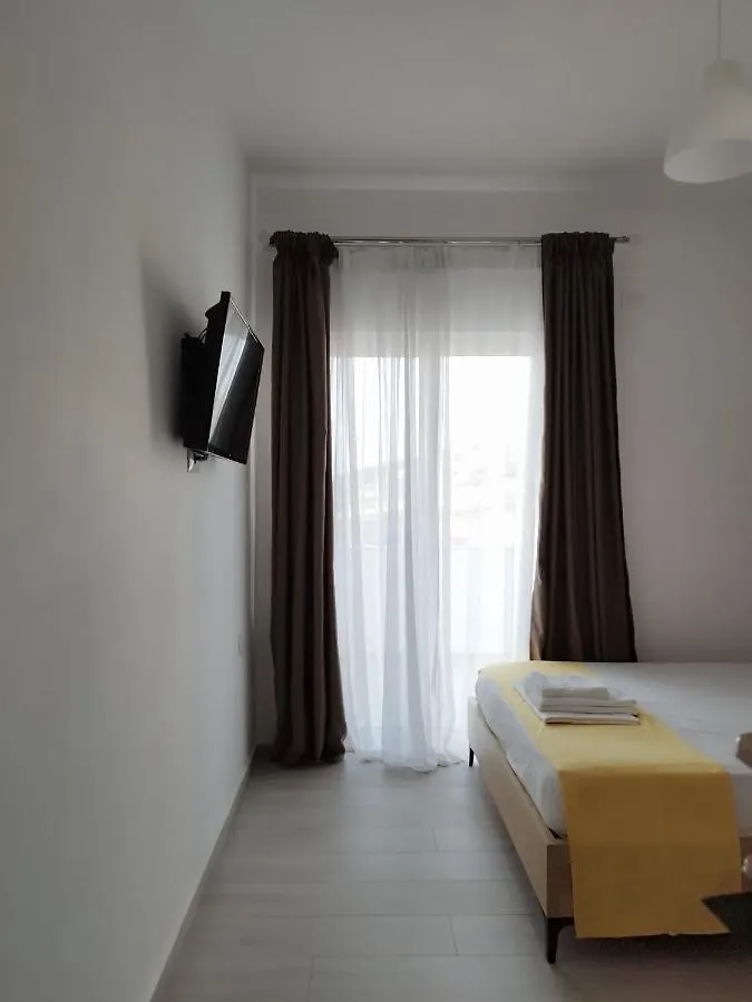 Iris Apartments Ksamil 0*,