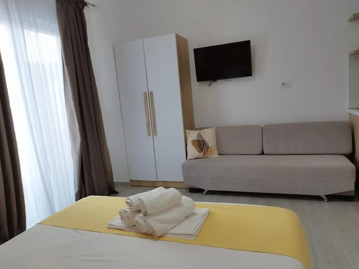Iris Apartments Ksamil