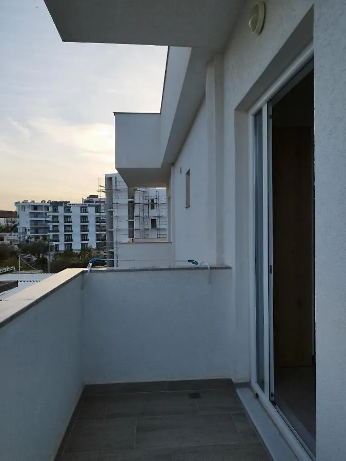 Iris Apartments Ksamil