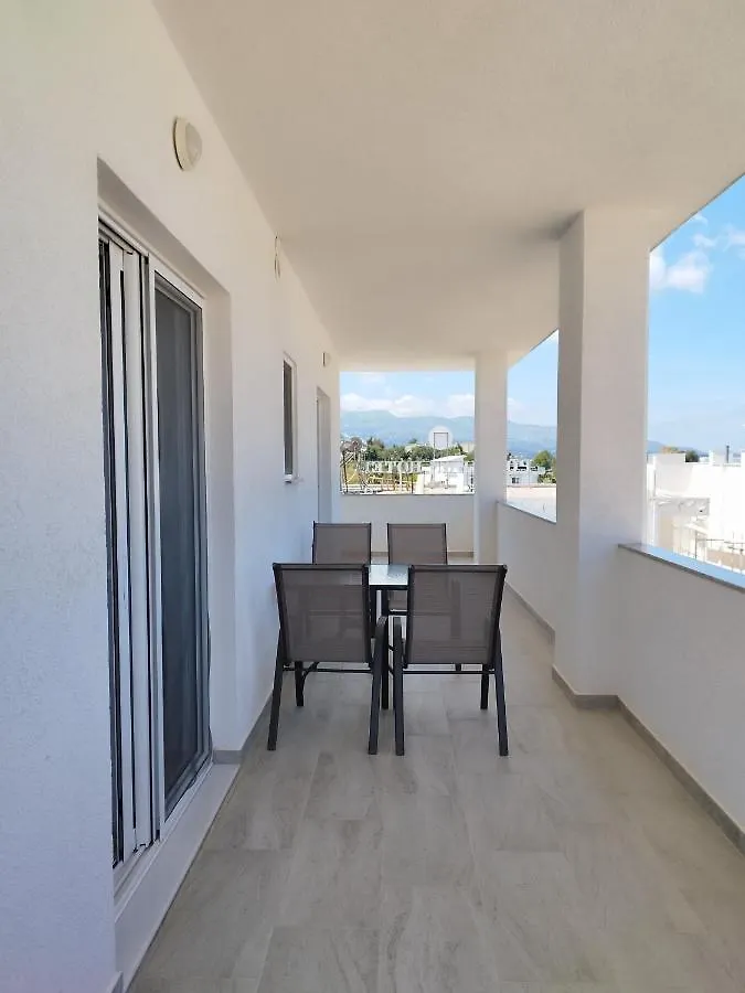 Iris Apartments Ksamil