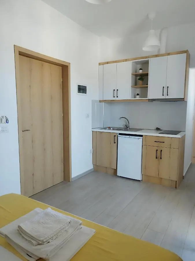 Iris Apartments Ksamil 0*,
